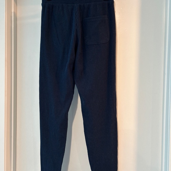 Alo - Picture 2 of 2